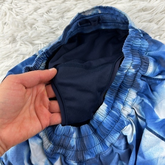 Lululemon Hotty Hot Short II 2.5" Mini Blush Blossom Alpine White Midnight Navy - Picture 3 of 4